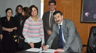 Tarsus'ta 5 Kişi Hisseli Arsalarını Milli Eğitime Bağışladı