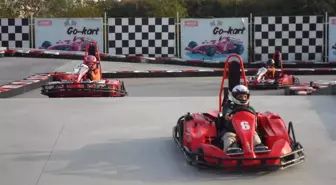 'Yaparak ve Yaşayarak' Öğrenmek İçin Go-Kart'a Gittiler