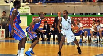 Aliağa Petkim - Mersin Büyükşehir Belediyespor: 73-82