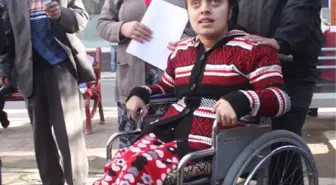 Engelli Babası Kızı İçin Belediye Önünde Çadır Kurup Eylem Başlattı
