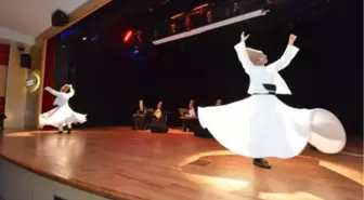 Hz. Mevlana Sevgiyle Anıldı