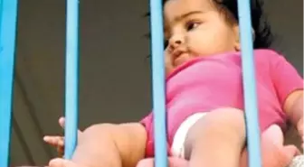 Cezaevinde, Anneleriyle Kalan Çocuklara Giysi Yardımı