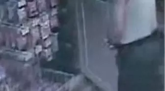 İç Çamaşırları ile Hırsız Kovaladı