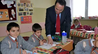 Suşehri Kaymakamı Demiral Okullarda İncelemelerde Bulundu