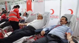 Tarsus'ta 12-12-2012'de Kan Bağışı Kampanyası