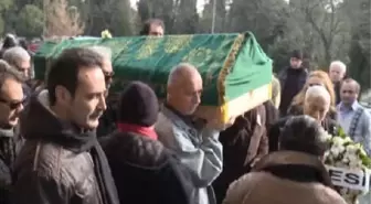 Usta Tiyatrocu Mücap Ofluoğlu, Son Yolculuğuna Uğurlandı