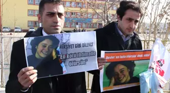 Van Öğretmenler, Gülşah Öğretmen'in Okulu Önünde Toplandı Öğretmenler, Gülşah Öğretmen'in Okulu...