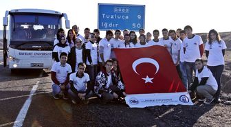 Bayburt Üniversitesi Öğrencilerinden 450 Kilometrelik Kardeşlik Köprüsü