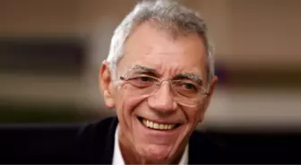 Atilla Özdemiroğlu'ndan Akustik Tatta Konser