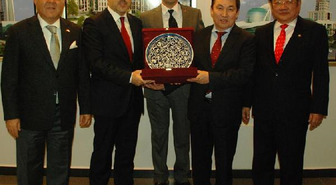 Moğolistan Kurucu Cumhurbaşkanı Ochirbat'tan Ay- Yıldızlı Jest