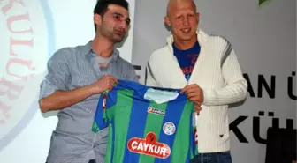 Çaykur Rizespor'da Yönetimden Teknik Heyet ve Futbolculara Destek