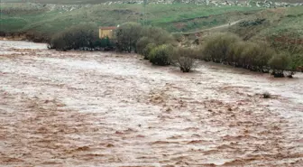 Sel Suları İçme Suyu Pompalama İstasyonunu Bastı