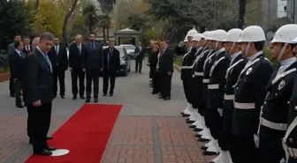 Sırbistan Devlet Bakanının Zor Anları