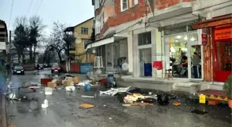 Alkollü Ev Sahibi, Kiracısının Eşyalarını 2'nci Kattan Attı