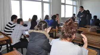 Rektör Laçiner Öğrencileri Dinledi