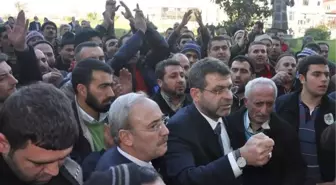 Bursalı Pazarcılardan Ekmekli Protesto