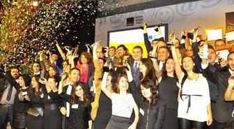 Genç İletişimcilere Bir Ödüldü Aü'den