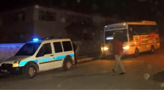 Halk Otobüsüne Taşlı Saldırı Güvenlik Kamerasında