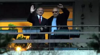 / Kemal Kılıçdaroğlu, Yaşar Kemal'i Evinde Ziyaret Etti