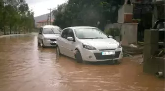 Marmaris'te Sağanak Etkili Oluyor
