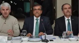 AK Parti İl Yönetimi'nden Gece Toplantısı
