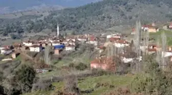 'Mezarlığı da Dahil Yarısından Fazlası Satılığa Çıkan Köy'