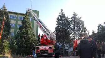 Samsun'da Halk Sağlığı İl Müdürlüğü Çatısındaki Yangın Korkuttu