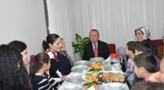 Vali Oğuz, Yeni Yıla Çocuk Sevgi Evinde Girdi