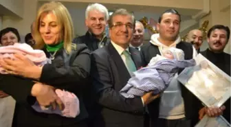 Yeni Yılı, Sağlık Personeliyle Birlikte Karşıladı