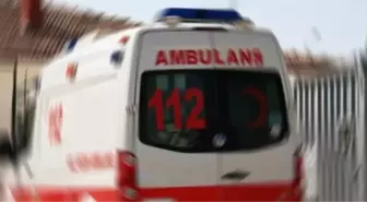 Ambulansın Çarptığı Genç Yaralandı