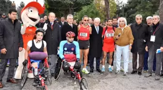 Adana Yarı Maratonu Yağmurda Koşuldu