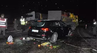 Kütahya'da Otomobil Tırla Çarpıştı: 6 Yaralı