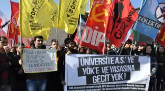 Öğrencilerden YÖK Eylemi
