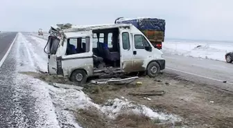 Konya'da Öğrenci Servisi Devrildi: 13 Yaralı