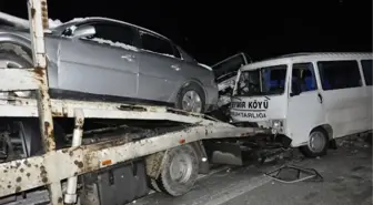 İnegöl'de Zincirleme Trafik Kazası: 6 Yaralı