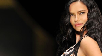 Antalya'da Adriana Lima Rüzgarı