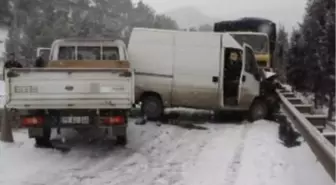 Karabük'te Zincirleme Trafik Kazası: 3 Yaralı