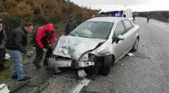 Foça'da Zincirleme Kaza: 1 Ölü, 2 Yaralı