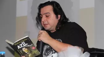 Yazar Günday, Sevenleriyle Bir Araya Geldi