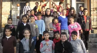 Güzelbahçe'de Çocuklara Tiyatro Eğitimi Veriliyor