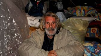 15 Yıldır Sokakta Yaşıyor
