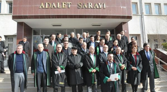 Görevi Başındaki Avukata Saldırıya Barodan Tepki