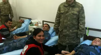 Mehmetçikten Kan Kampanyasına Destek