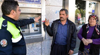 Sahte Komisere Dolandırılmaktan Eşi Kurtardı