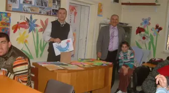 Zihinsel Engelli Gençler Resim Yapmayı Öğrendi