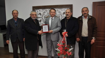 Eski İşçilerden Başkan'a Teşekkür Ziyareti