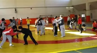 Bayan Güreş Milli Takımı, Demirkazık'da Kampa Girdi