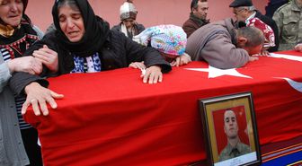 Kaza Kurşunuyla Ölen Asker Toprağa Verildi