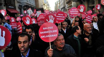 Beyoğlu'nda Darbe Protestosu