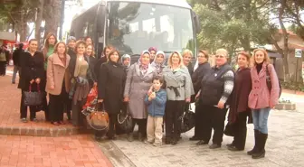 'Gönül Elçileri' Ayvalık'ta Çocuk Yuvasını Ziyaret Etti